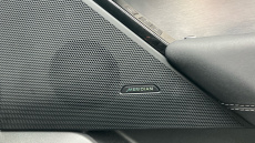 Land Rover Range Rover Velar 2.0 D200 R-Dynamic SE 5dr Auto Diesel Estate